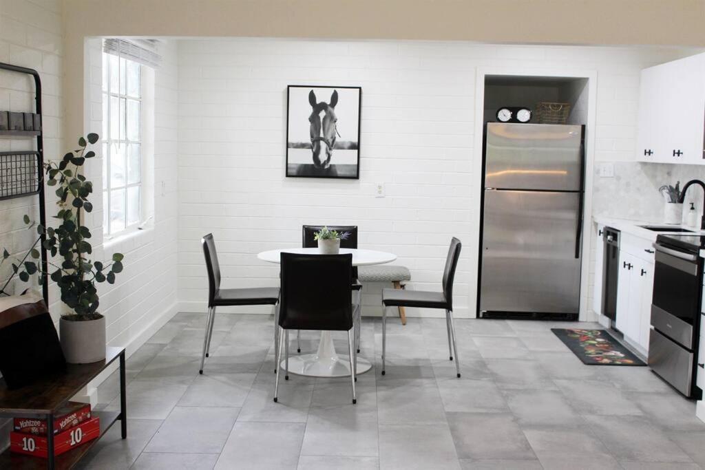 Remodeled Modern Ground Level Apt Blocks To Dwntn - B 템피 외부 사진